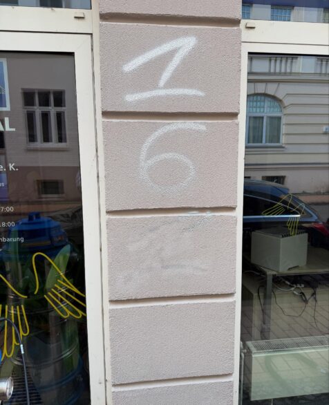 Graffiti an einem Gebäude in Schwerin